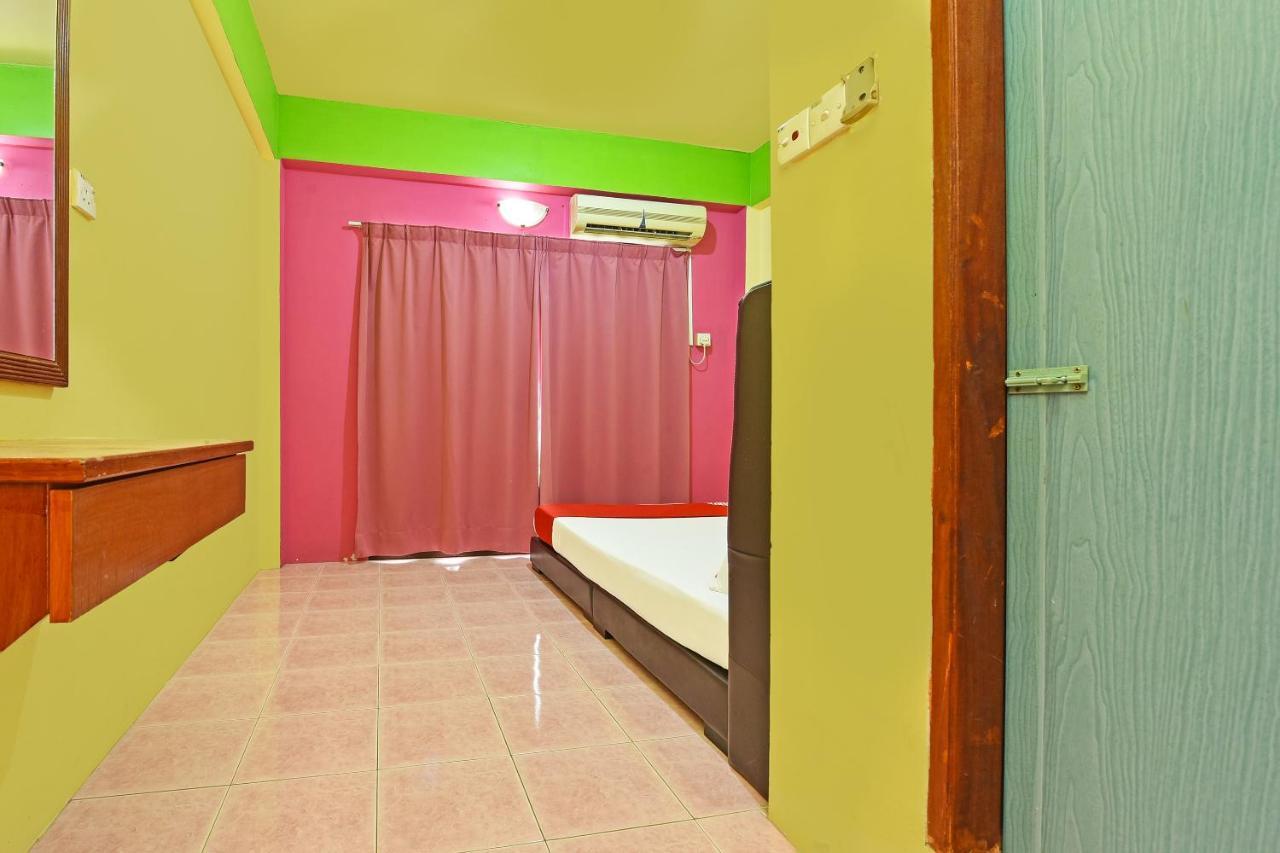 Oyo 90565 Teresek View Motel Kuala Tahan Exteriér fotografie